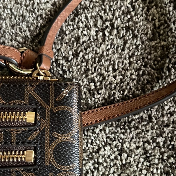 Small - Picture 2 of 2